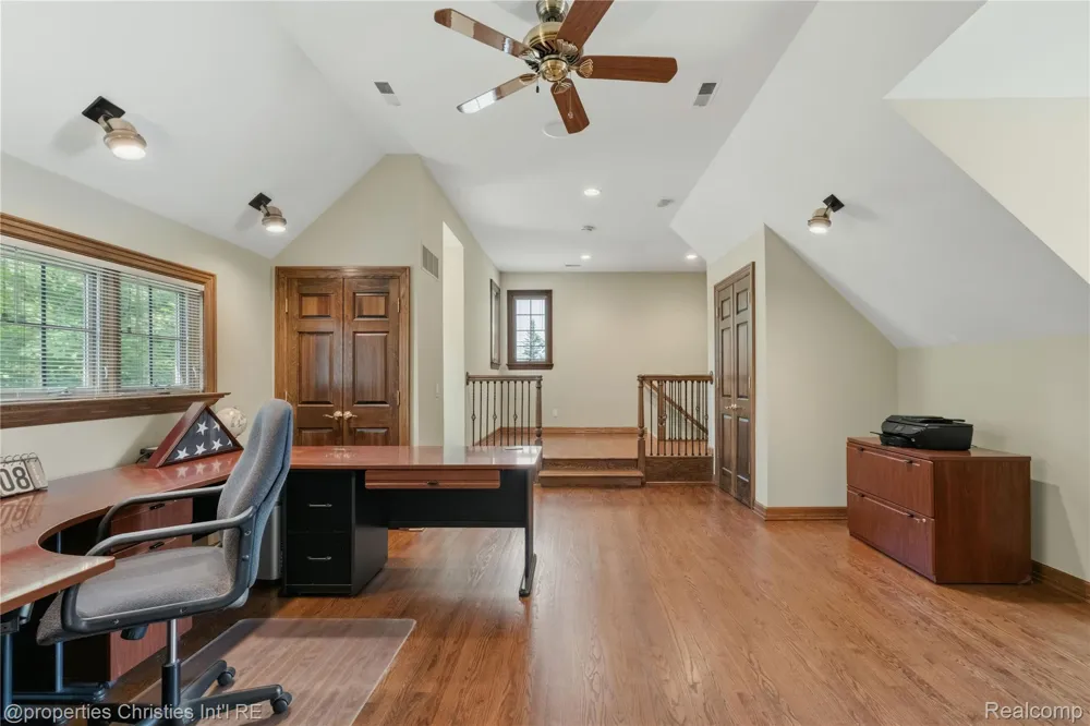 22853 Saint Andrews Drive Lyon Charter Township, MI 48178