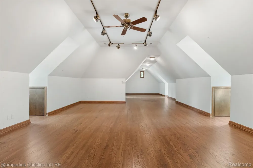 22853 Saint Andrews Drive Lyon Charter Township, MI 48178