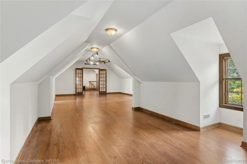 22853 Saint Andrews Drive Lyon Charter Township, MI 48178