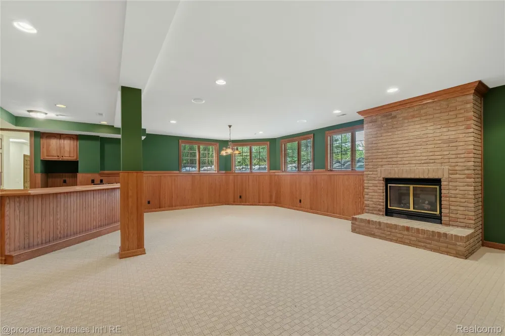 22853 Saint Andrews Drive Lyon Charter Township, MI 48178