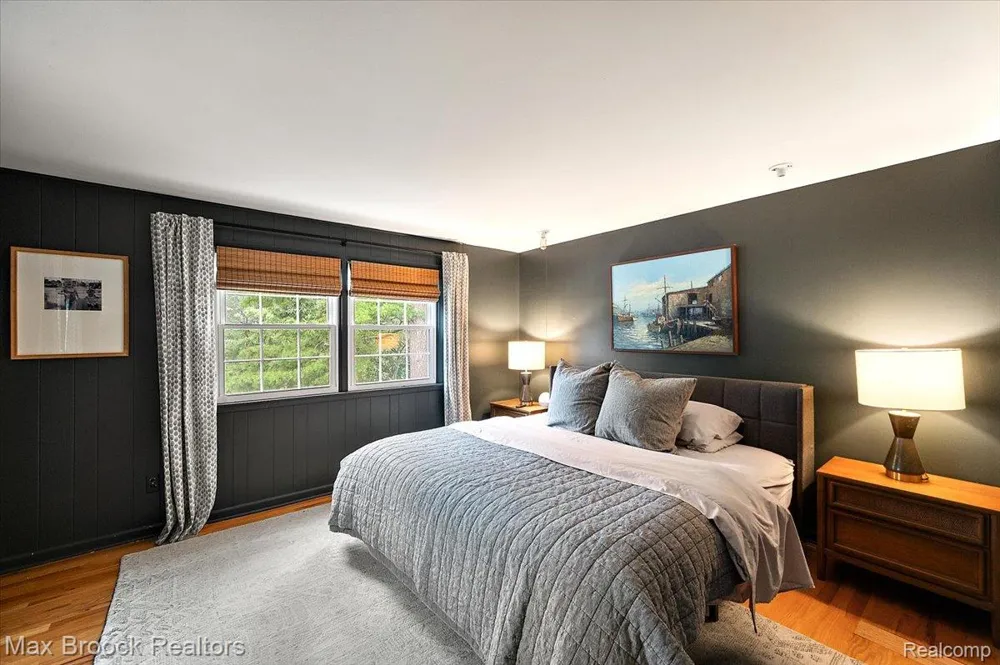 31617 Auburn Drive Beverly Hills Village, MI 48025