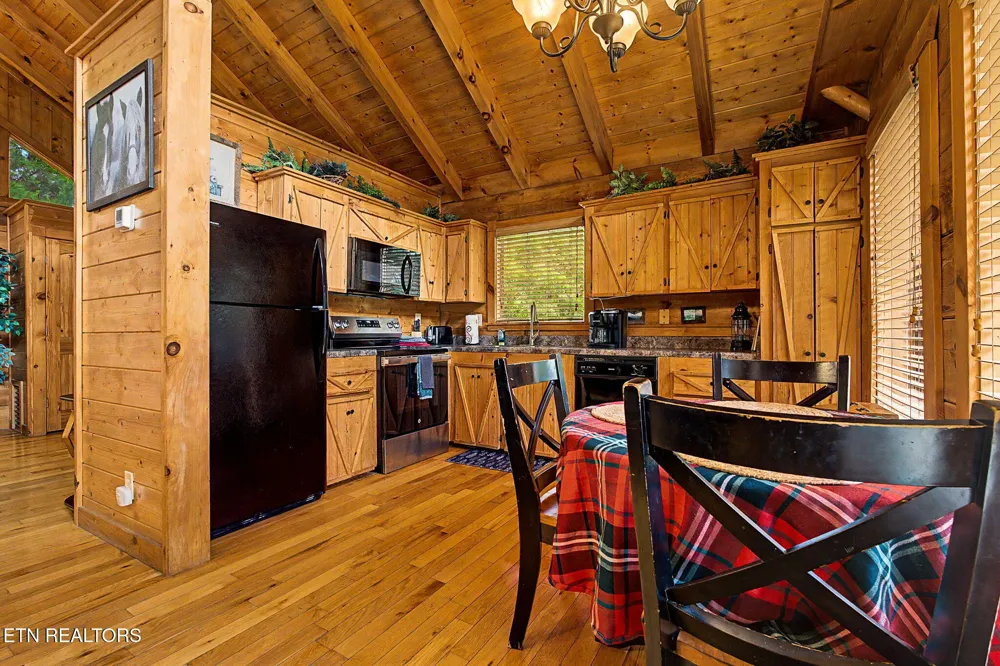 3022 Hatcher Mtn Rd Sevierville, TN 37862
