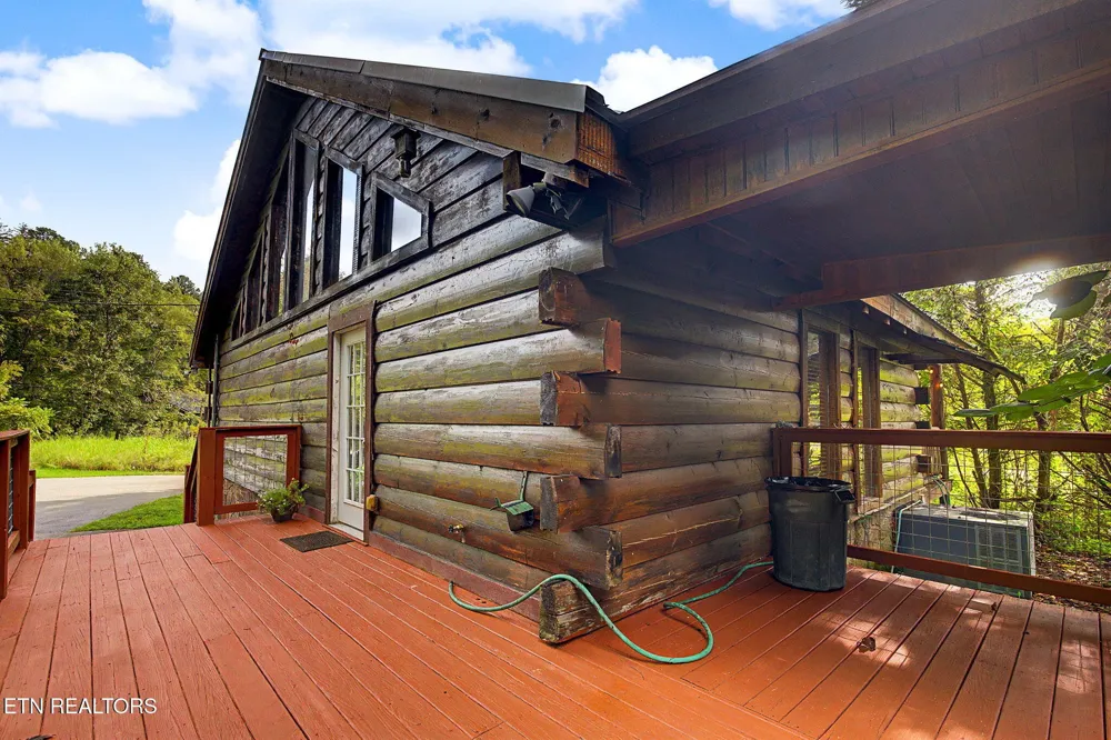 3022 Hatcher Mtn Rd Sevierville, TN 37862