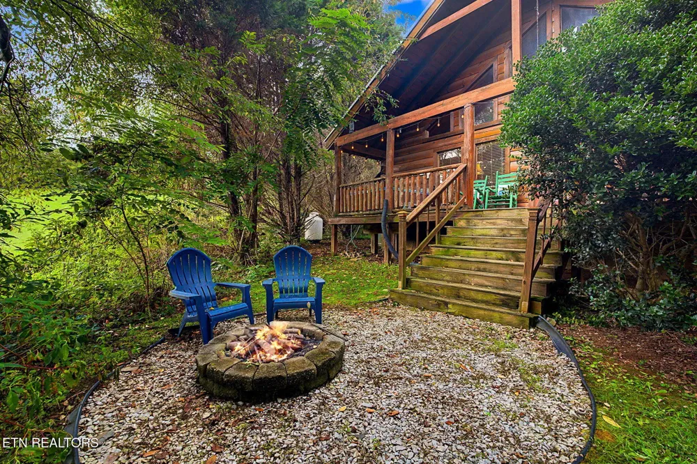 3022 Hatcher Mtn Rd Sevierville, TN 37862