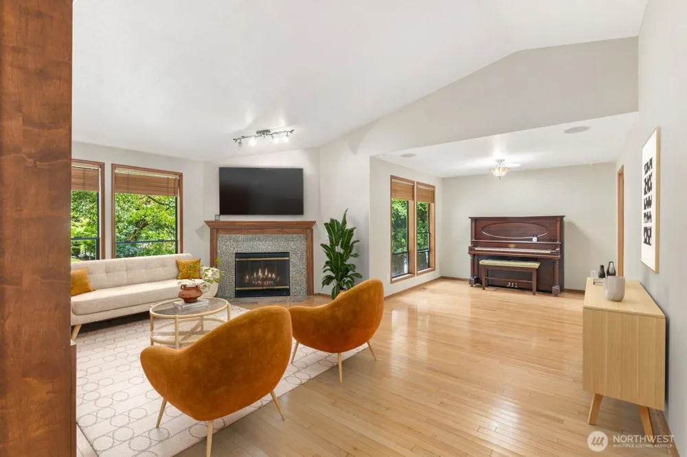 11615 NE 100th Street Kirkland, WA 98033