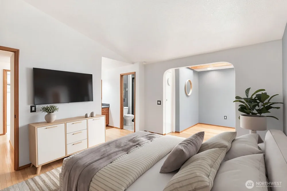 11615 NE 100th Street Kirkland, WA 98033