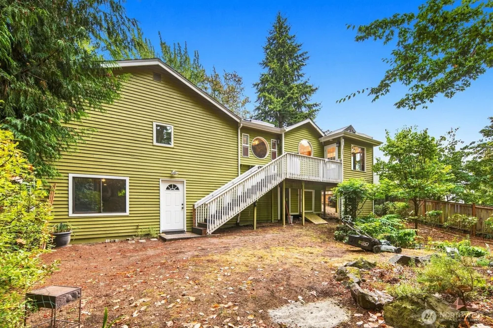 11615 NE 100th Street Kirkland, WA 98033
