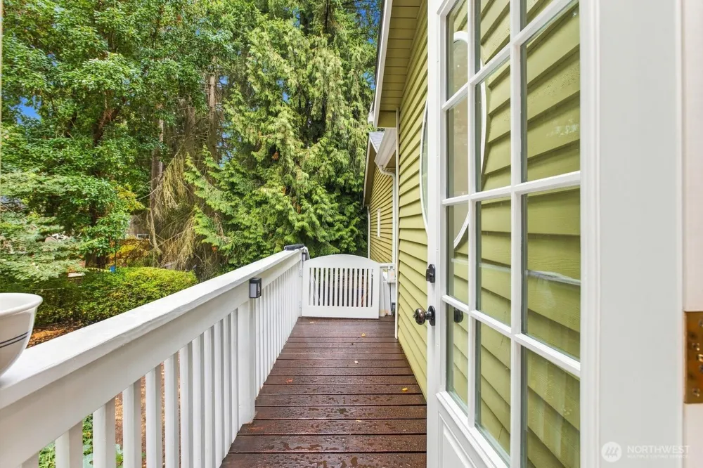 11615 NE 100th Street Kirkland, WA 98033