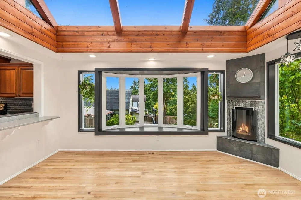 11615 NE 100th Street Kirkland, WA 98033
