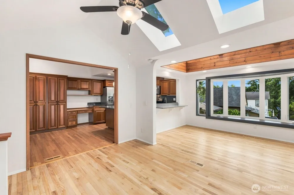 11615 NE 100th Street Kirkland, WA 98033