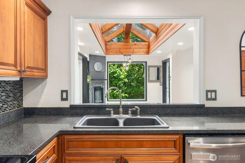 11615 NE 100th Street Kirkland, WA 98033