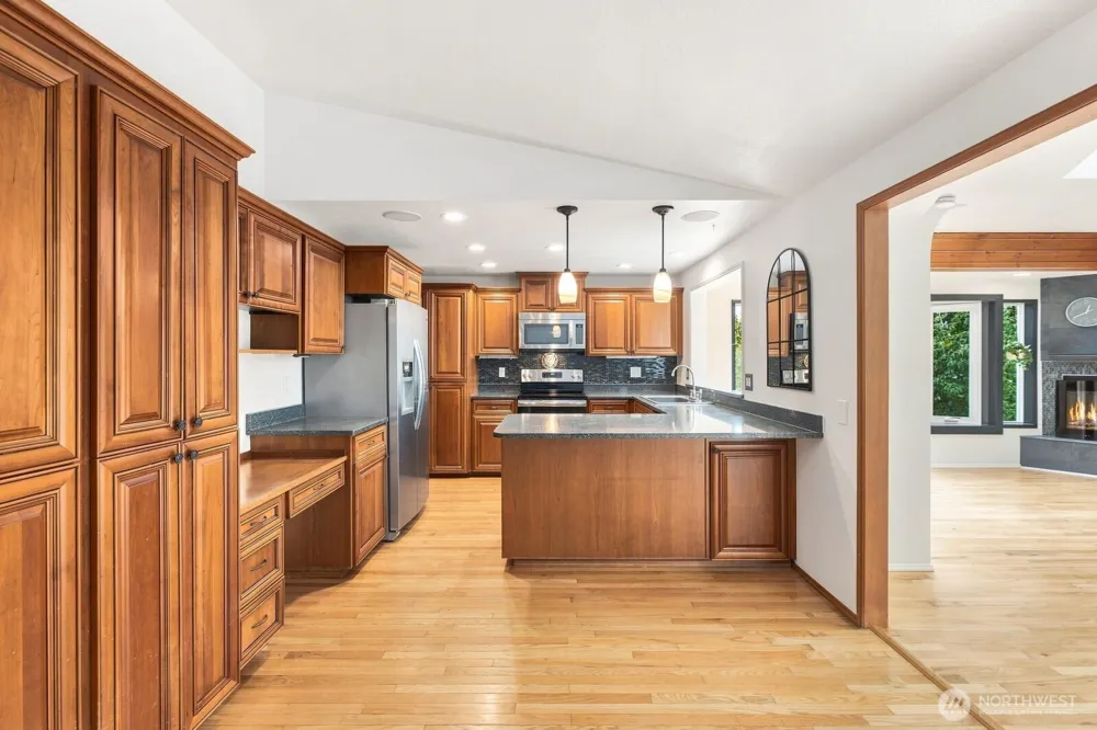 11615 NE 100th Street Kirkland, WA 98033