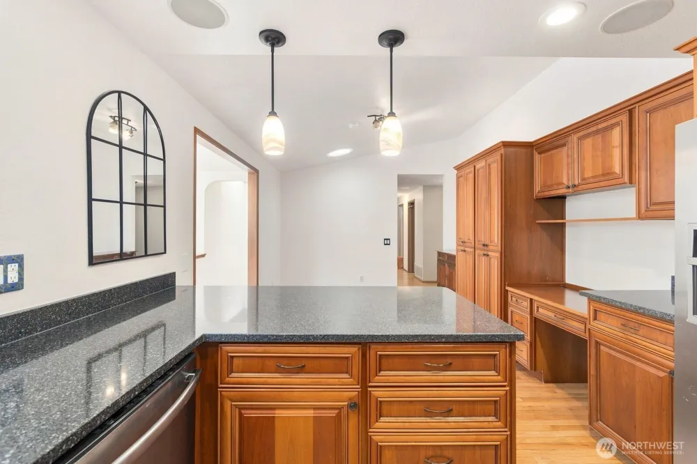 11615 NE 100th Street Kirkland, WA 98033
