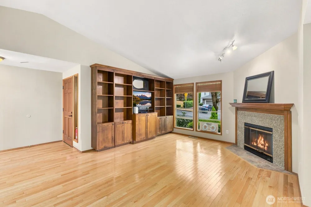 11615 NE 100th Street Kirkland, WA 98033