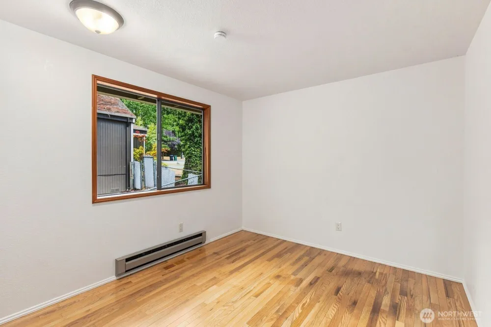 11615 NE 100th Street Kirkland, WA 98033