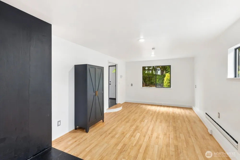 11615 NE 100th Street Kirkland, WA 98033