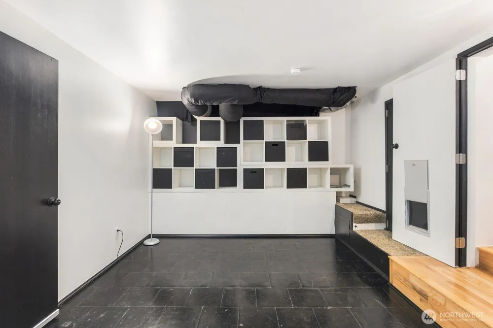 11615 NE 100th Street Kirkland, WA 98033