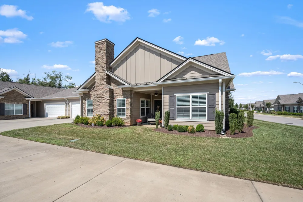 2444 Stonecenter Lane Murfreesboro, TN 37128