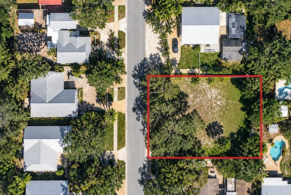 437 S PENINSULA AVE New Smyrna Beach, FL 32169