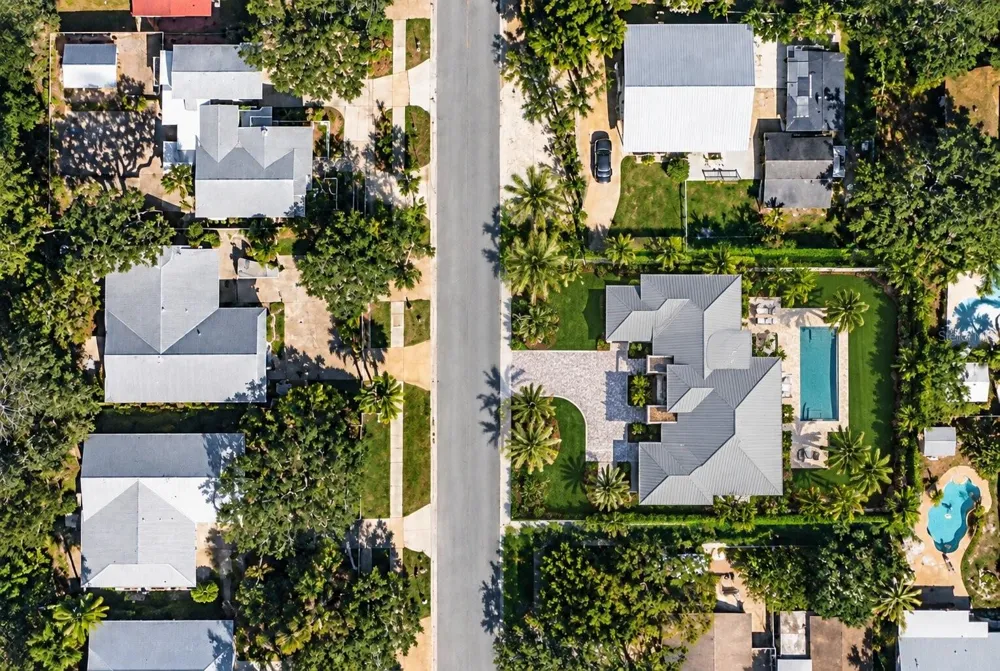 437 S PENINSULA AVE New Smyrna Beach, FL 32169