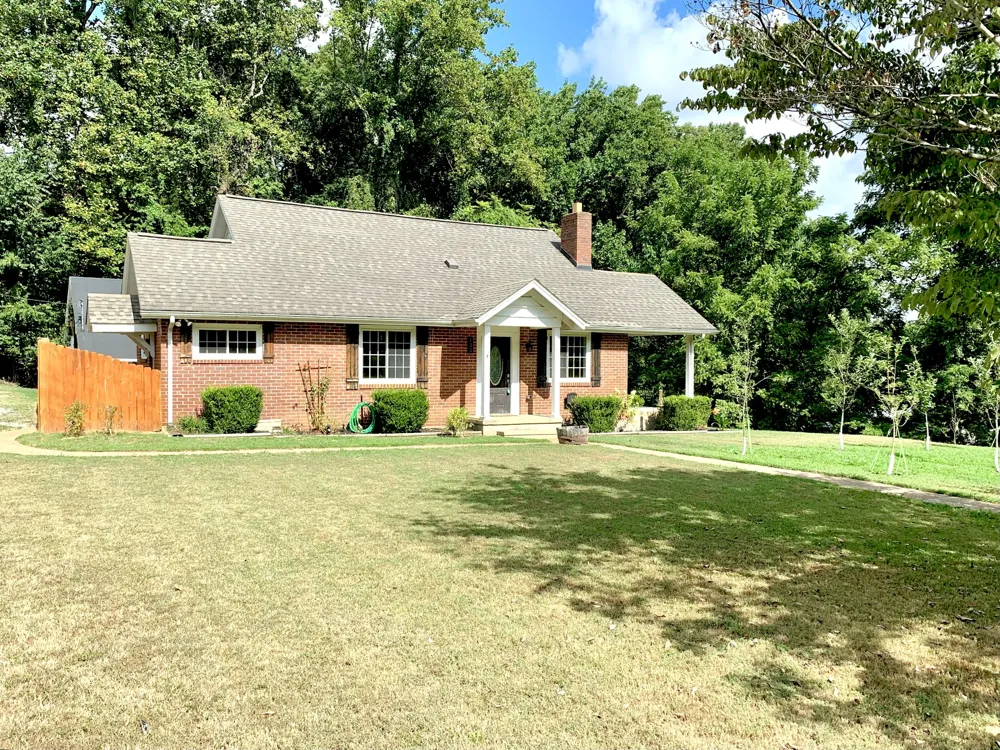 135 Antioch Rd Clarksville, TN 37040