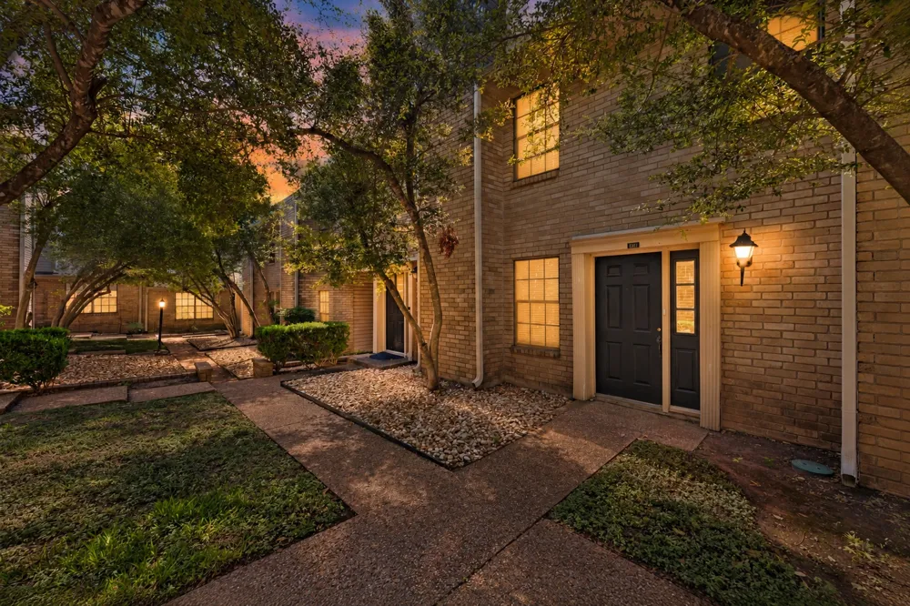8400 Jamestown Drive #426 Austin, TX 78758