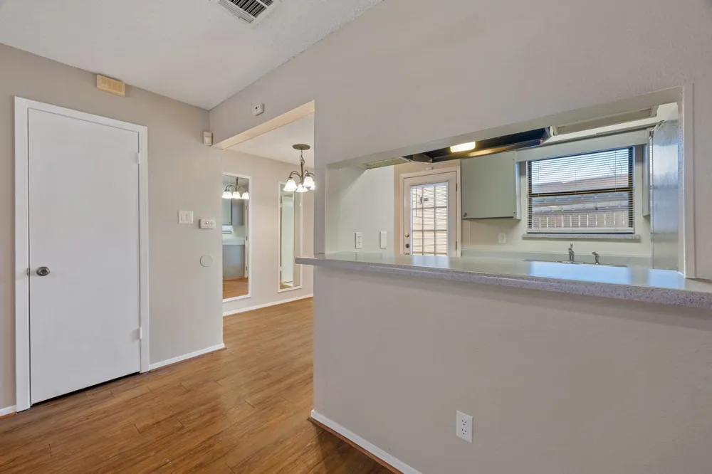 8400 Jamestown Drive #426 Austin, TX 78758