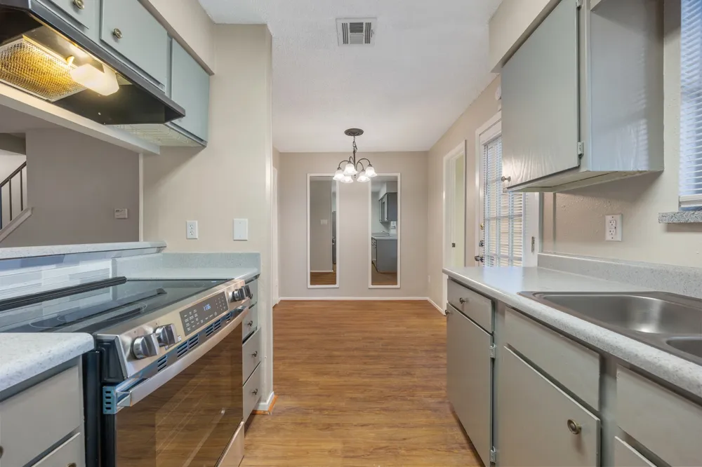 8400 Jamestown Drive #426 Austin, TX 78758