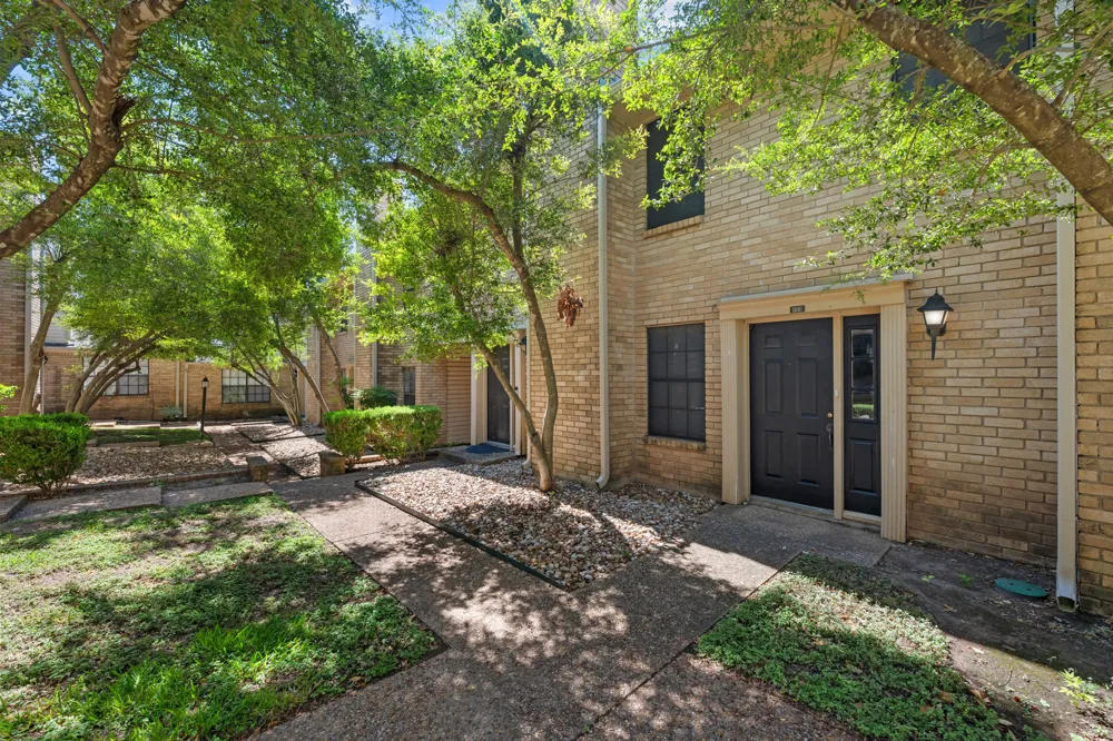 8400 Jamestown Drive #426 Austin, TX 78758