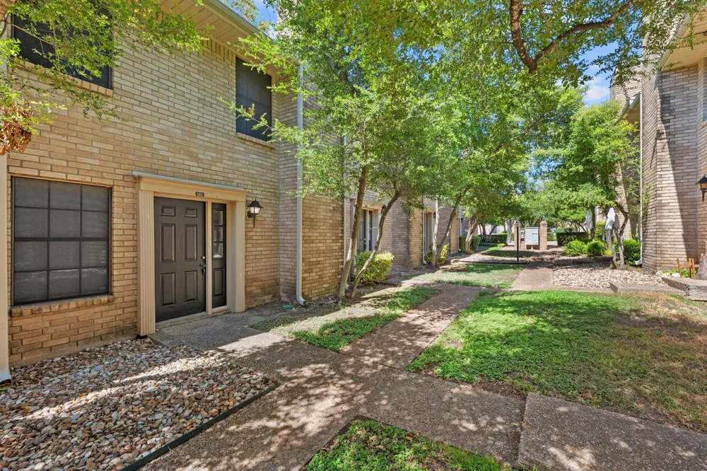 8400 Jamestown Drive #426 Austin, TX 78758