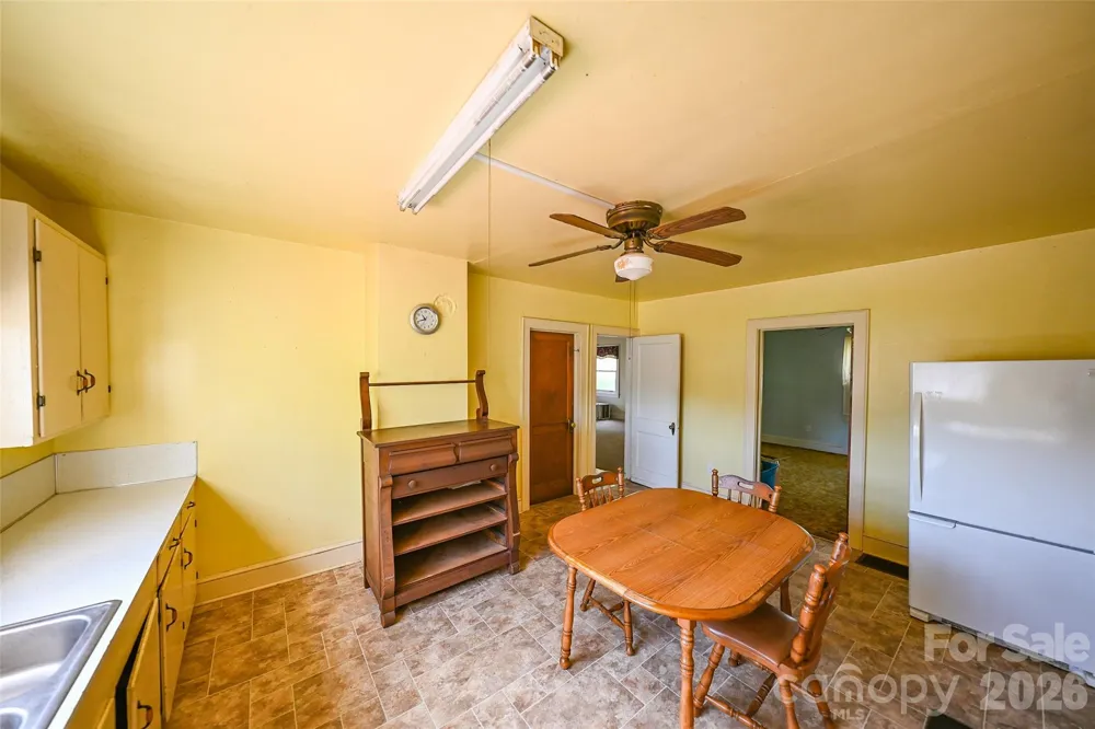 164 Mitchell Avenue Bakersville, NC 28705