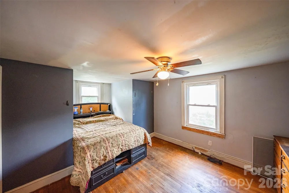 164 Mitchell Avenue Bakersville, NC 28705