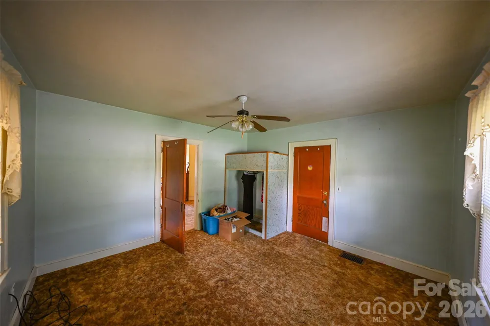 164 Mitchell Avenue Bakersville, NC 28705