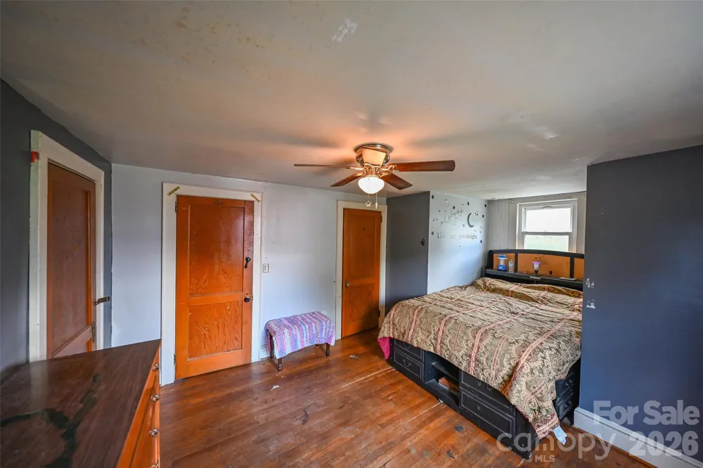 164 Mitchell Avenue Bakersville, NC 28705