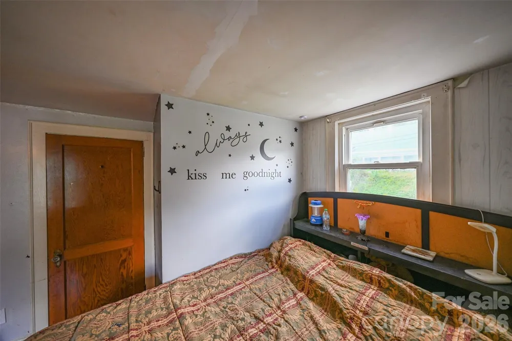 164 Mitchell Avenue Bakersville, NC 28705