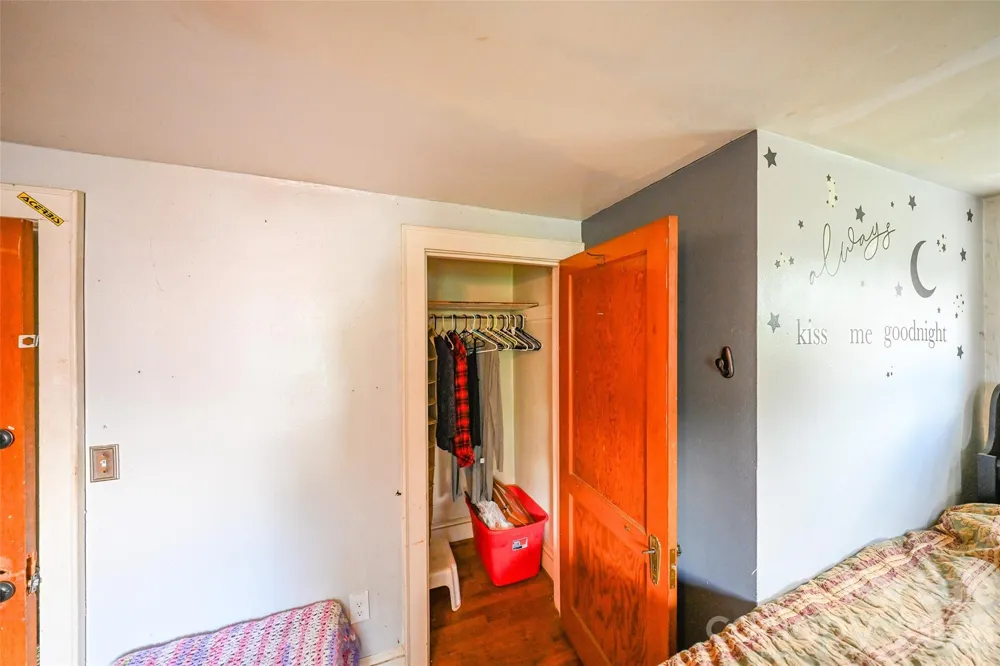 164 Mitchell Avenue Bakersville, NC 28705