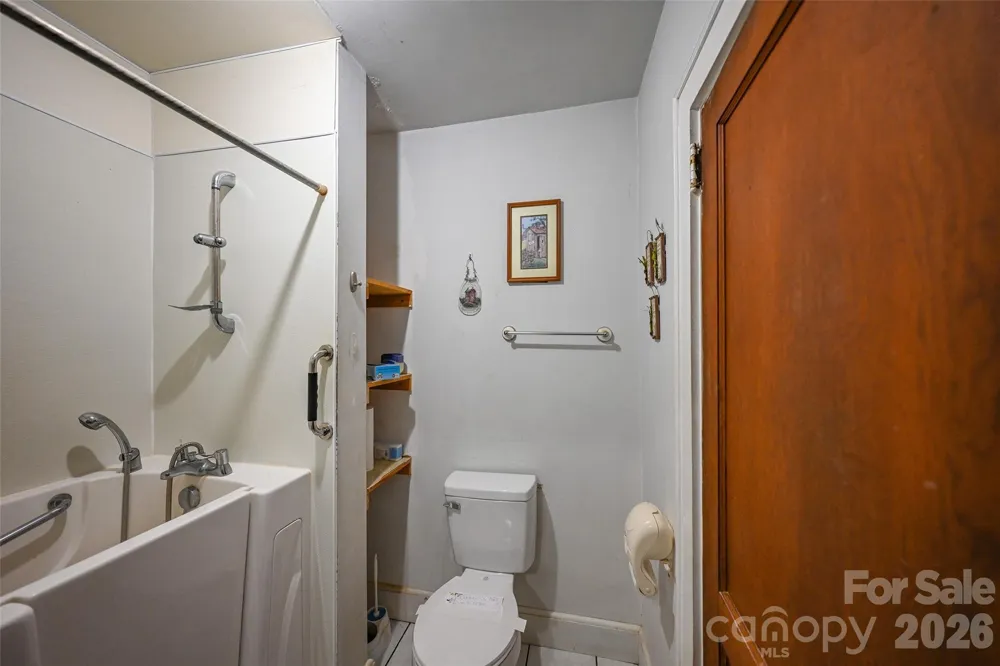 164 Mitchell Avenue Bakersville, NC 28705