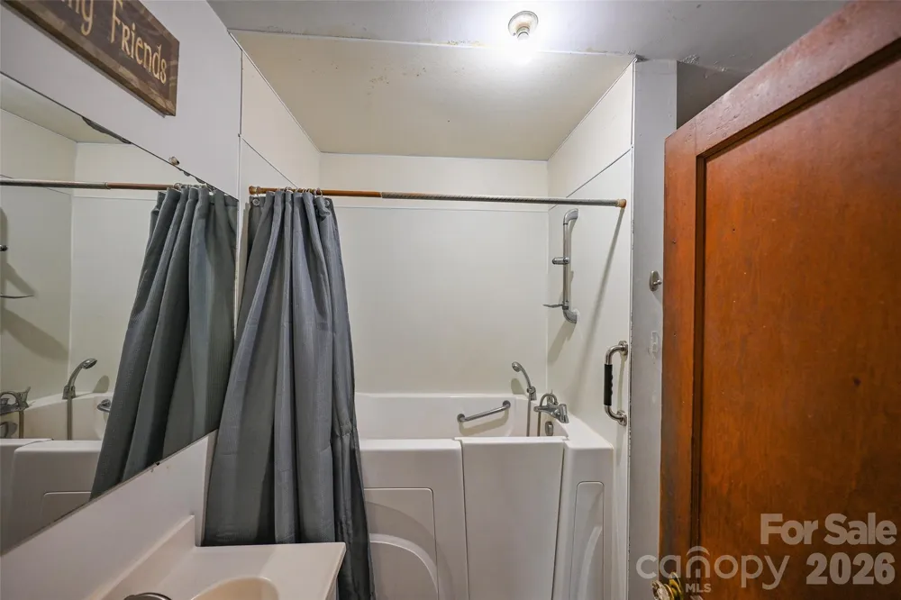 164 Mitchell Avenue Bakersville, NC 28705