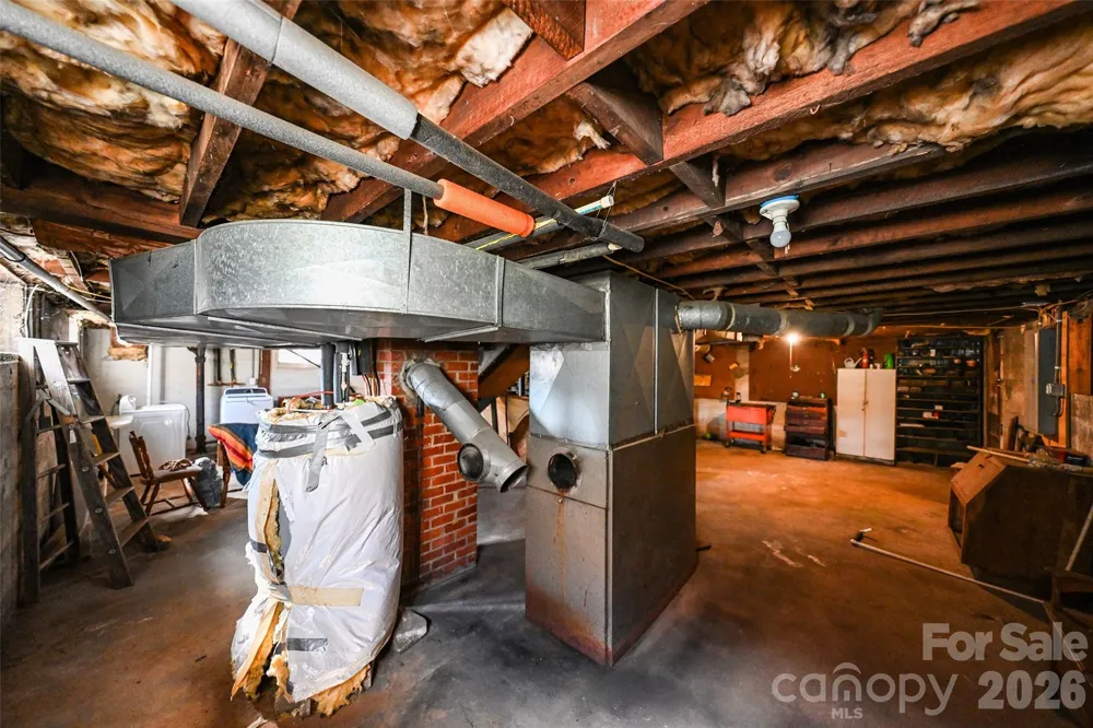 164 Mitchell Avenue Bakersville, NC 28705