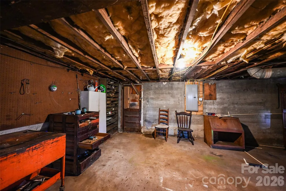 164 Mitchell Avenue Bakersville, NC 28705