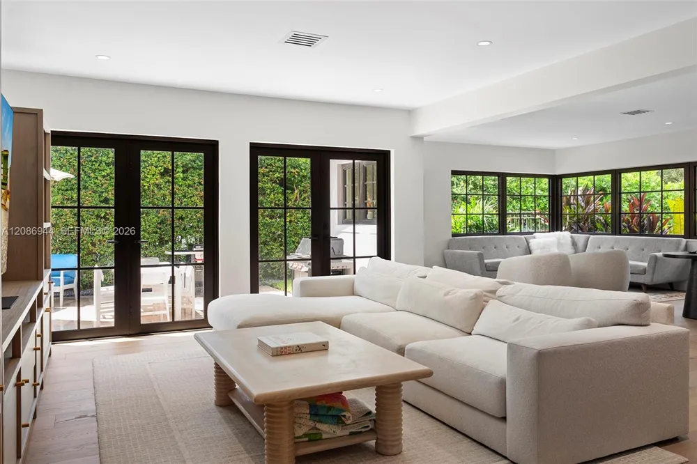 6609 Maynada St Coral Gables, FL 33146