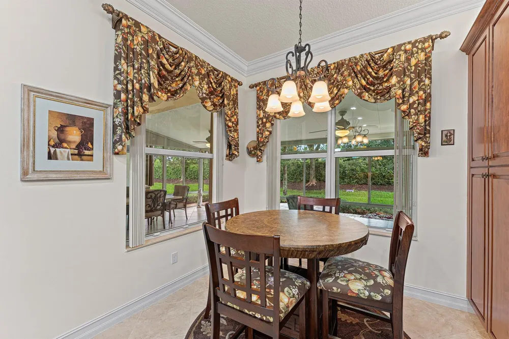 11025 Carmelcove Circle Boynton Beach, FL 33473