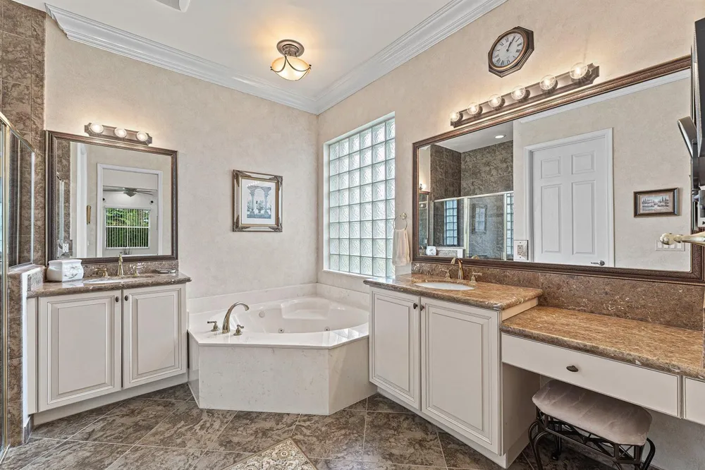 11025 Carmelcove Circle Boynton Beach, FL 33473