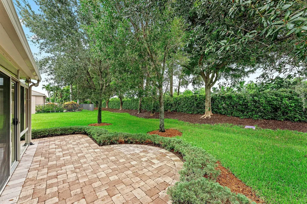 11025 Carmelcove Circle Boynton Beach, FL 33473