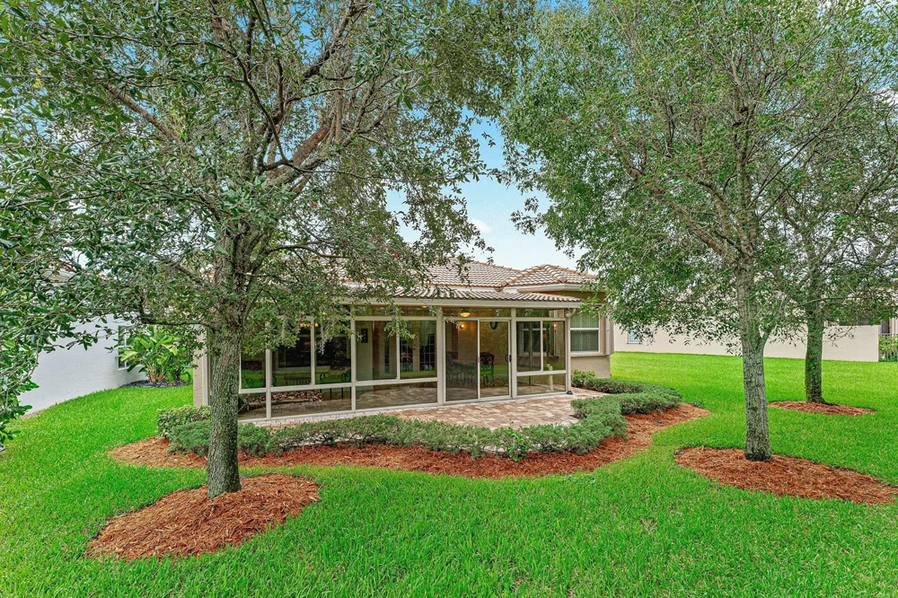 11025 Carmelcove Circle Boynton Beach, FL 33473