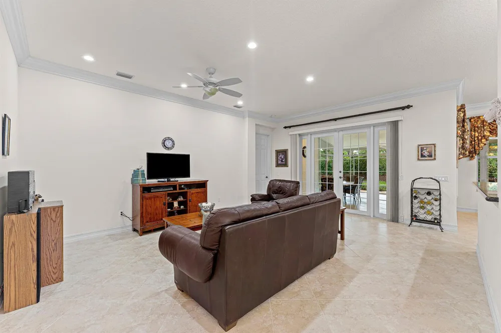 11025 Carmelcove Circle Boynton Beach, FL 33473