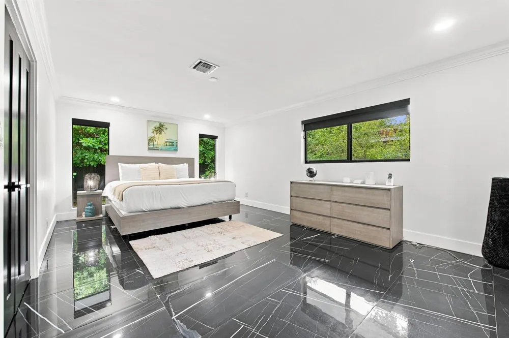 2457 NE 27th Terrace Fort Lauderdale, FL 33305