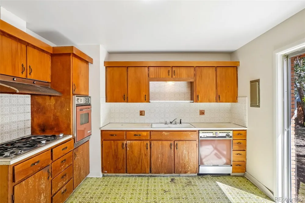 6348 Ingalls Street Arvada, CO 80003
