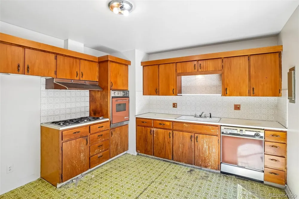 6348 Ingalls Street Arvada, CO 80003