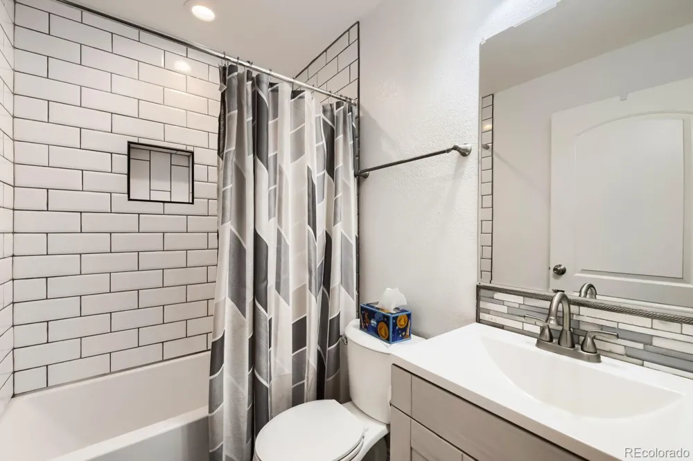 17067 E 99th Place Commerce City, CO 80022